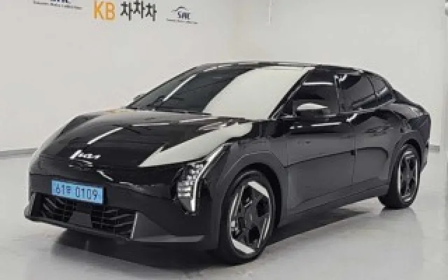 EV4스탠다드 중고차 EV4 롱레인지 2WD 매물 사진 1 - 2025/06 8,060km